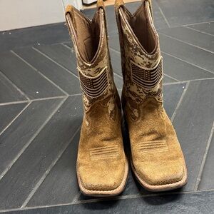 Ariat Kids Boots in Brown and Tan